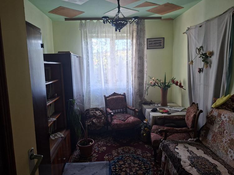De vanzare apartament cu 3 camere in Dambu