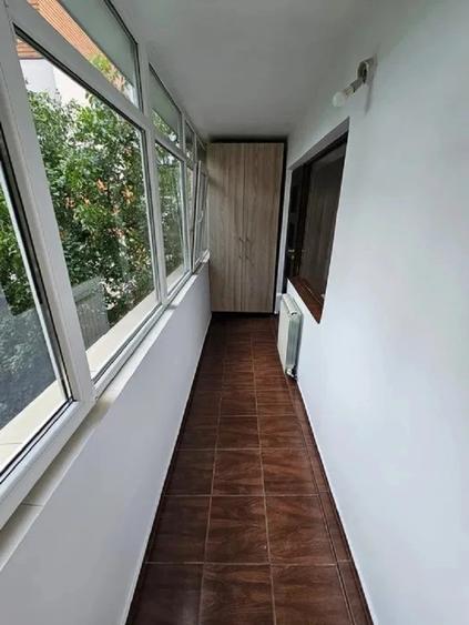 Apartament cu 3 camere - zona Podu Ros - Colegiul National " Emil Racovita"