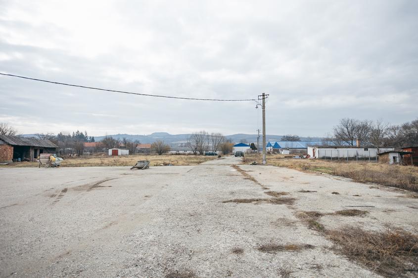 Inchiriez teren si cladiri in localitatea Betesti, judetul Harghita