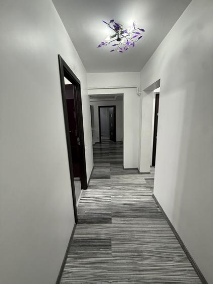 De vânzare apartament 3 camere Cartier Obor 74 mp parter