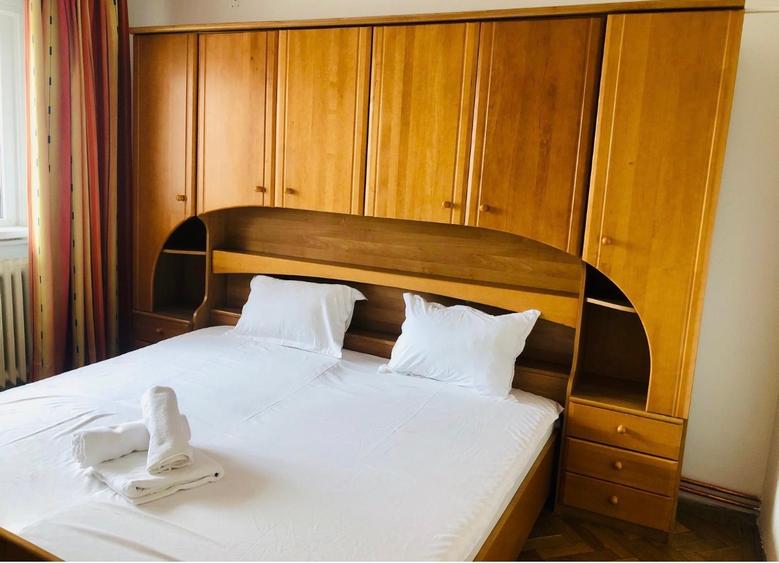 Vand apartament 4 camere/Marasti