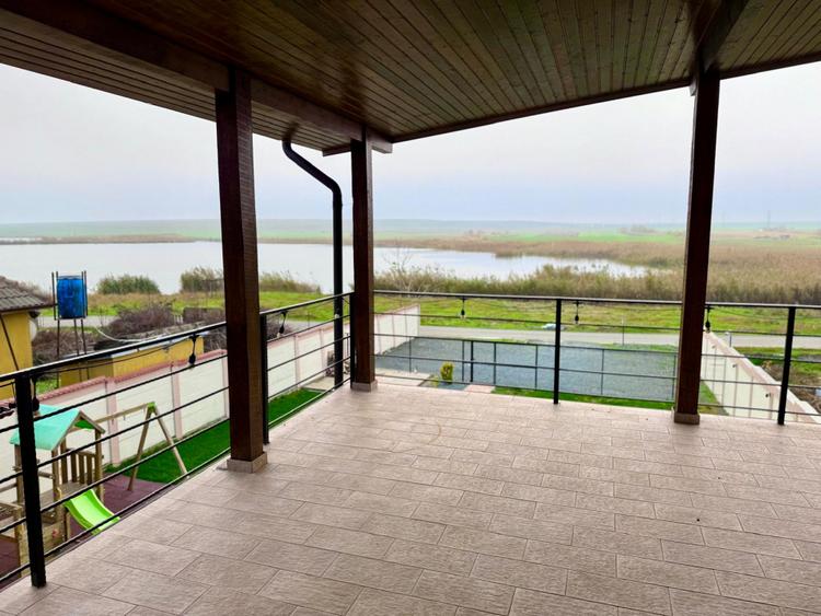 Pensiune turistica de vanzare in Corbu vedere lac afacere la cheie