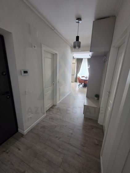 Apartament ultrafinisat 72 mp utili 3 camere 2 bai lift C. Surii Mici