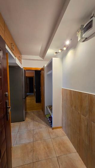 Apartament et2 din 4centrala Craiovita zona Cinematograf
