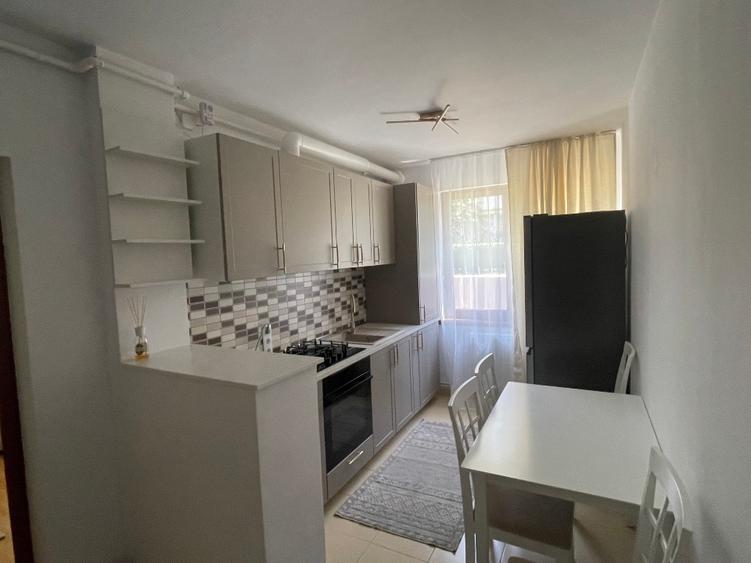 Proprietar,ofer spre închirierea apartament 3 camere in Piata Teatrului,langa ma