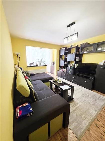 Apartament 4 camere, zona Astra