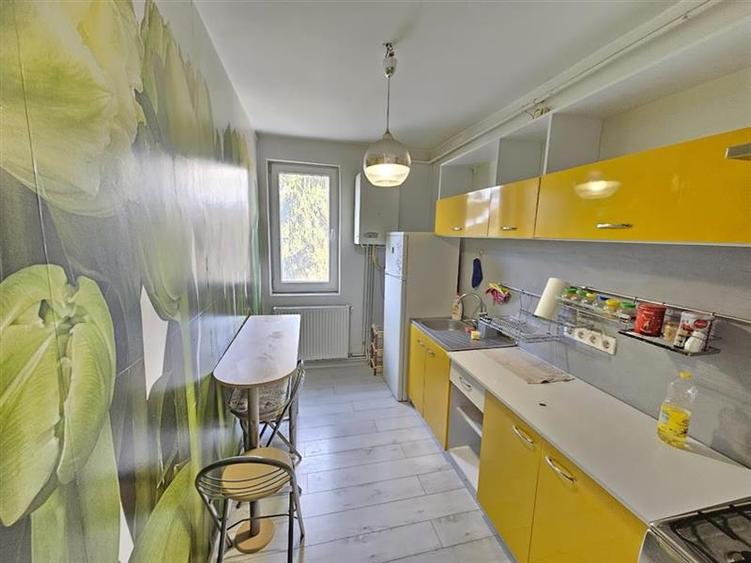 Apartament 4 camere zona 7 Noiembrie UMFST Spitale
