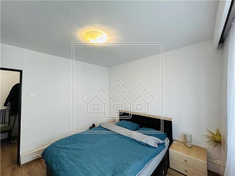 Ap decomandat, 3 camere, 2 bai, 2 balcoane - Zona Turnisor