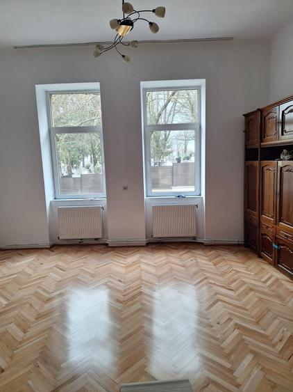 Prima inchiriere! Apartament semidecomandat 4 camere, Gruia, zona Sapte Strazi!