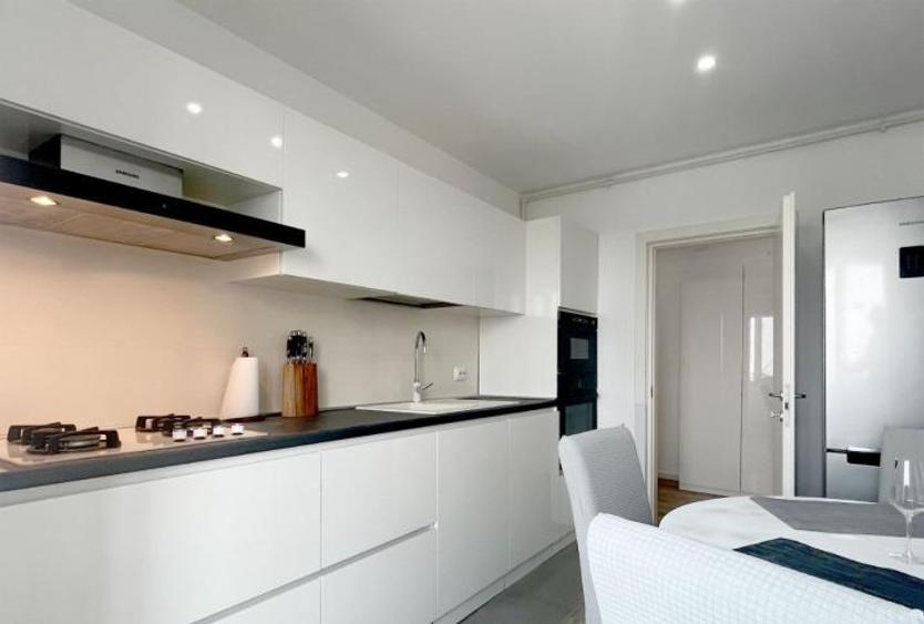 Decebal | 3 Camere | Decomandat | Lux | 9/9