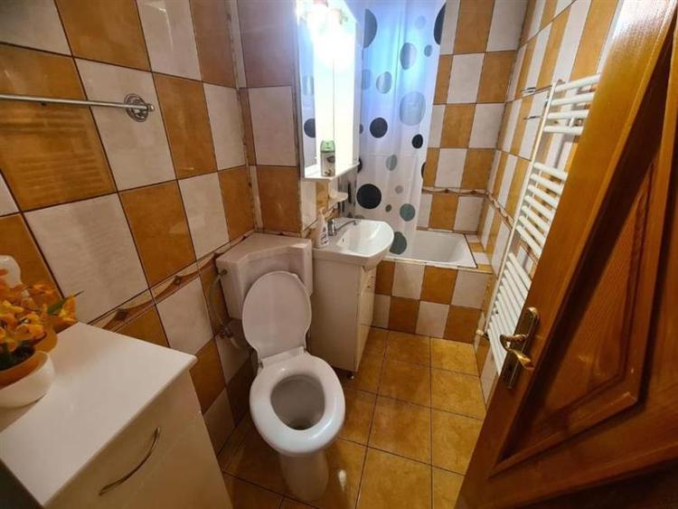 Inchiriem Apartament 3 Camere, Mobilat, Decomandat, Astra