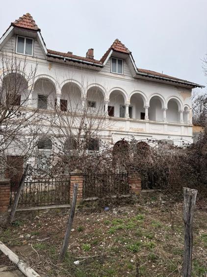 Clădire P+1 cu 9 camere și Terasă Spectaculoasă, Ideală pentru Pensiune,/Clinica - 3