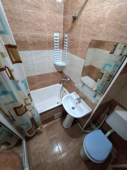 Ofer spre închiriere apartament cu 2 camere, semidecomandat, situat în Constanța