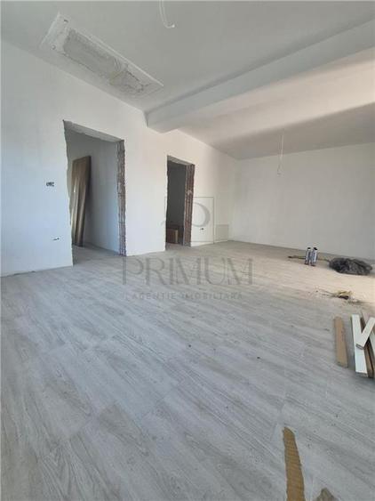 Duplex pe parter - 2 dormitoare - 3 bai ( o baie pe terasa ) - zona in plina dez