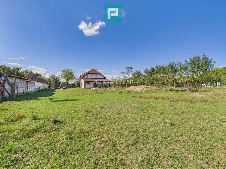 Casă cu panoramă spre dealurile Șiriei - 13