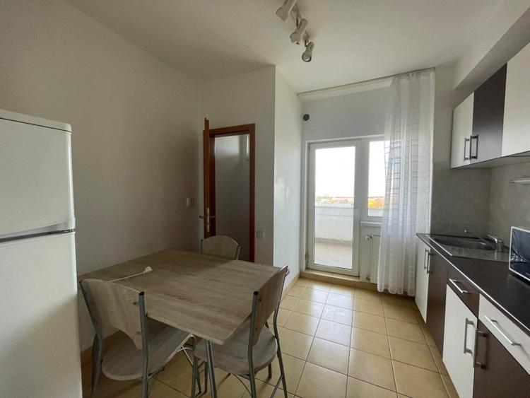 Apartament 3 camere, c-tie noua, Zorilor, 80 mp, decomandat, garaj
