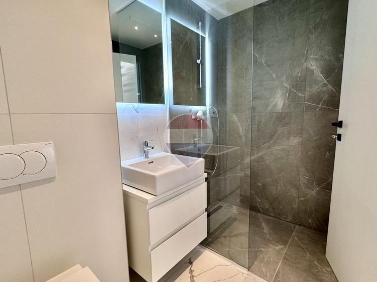 Apartament 3 camere de închiriat în AKCENT CITY