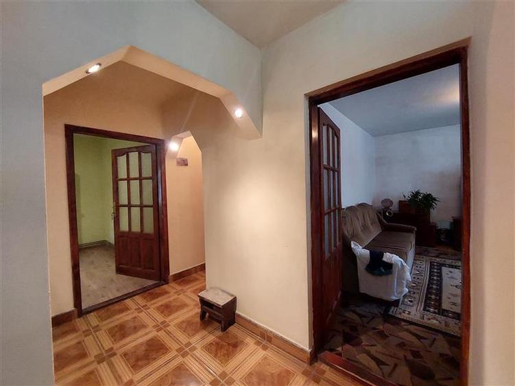 Apartament parter, Micalaca, pretabil birou sau cabinet