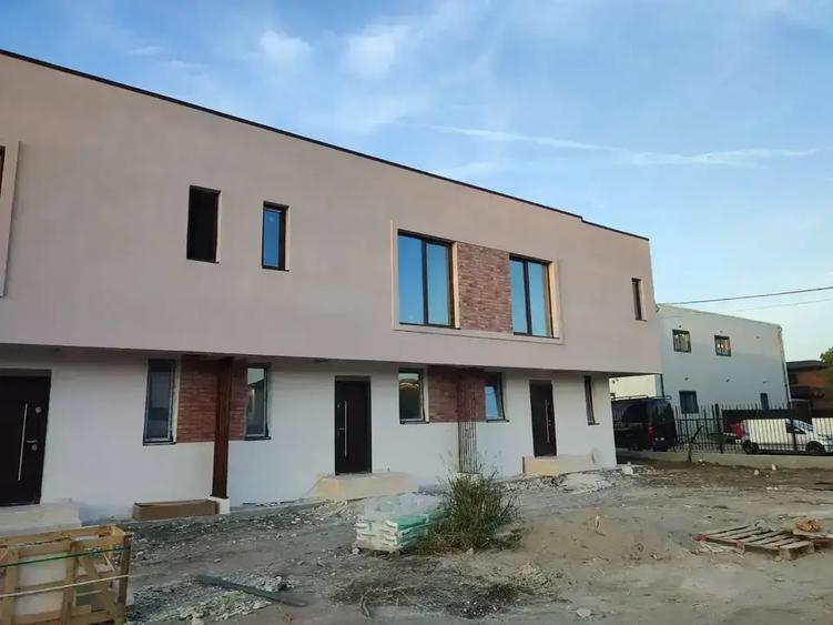 Casă 3 Camere Otopeni | Acces Direct DN1 | 3 Bai | 2 Locuri Parcare