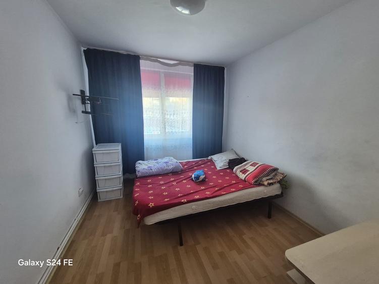 Apartament 3 camere, 2 băi, etaj 1