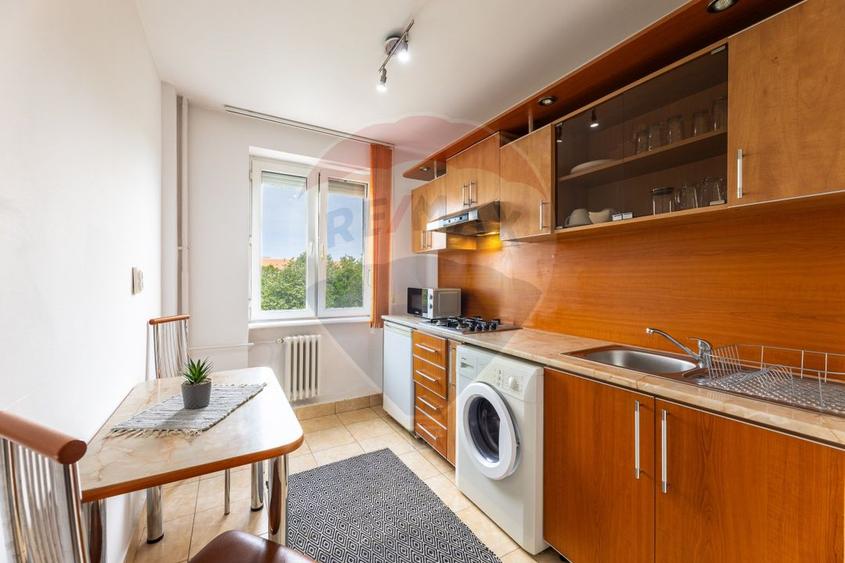 Apartament cu 2 camere de închiriat - zonă Ultracentrală