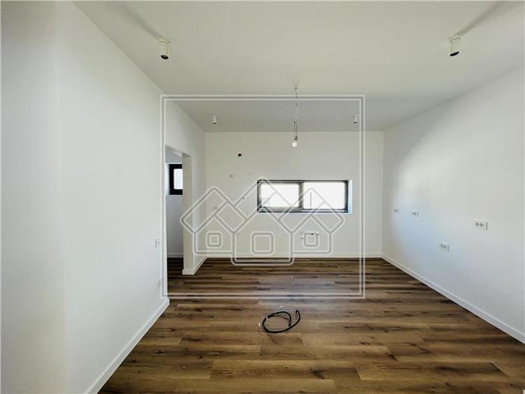Casa 4 camere, 145 mp utili, panouri solare si pompa de caldura