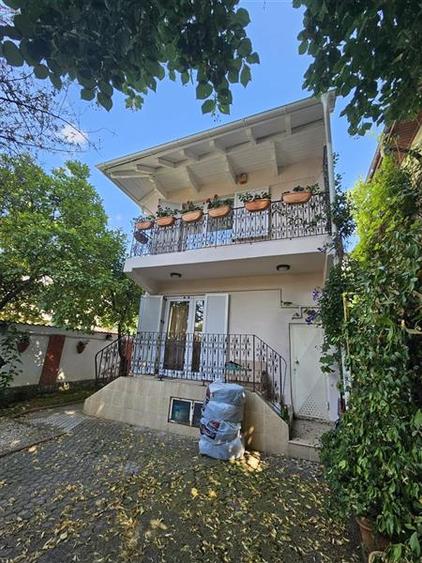 PTA DOMENII, S+P+1+M, 6 CAMERE, RENOVATA, CURTE!
