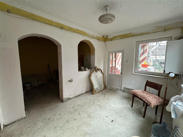 Casa individuala cu 3 camere si 360 mp teren zona Aviatiei