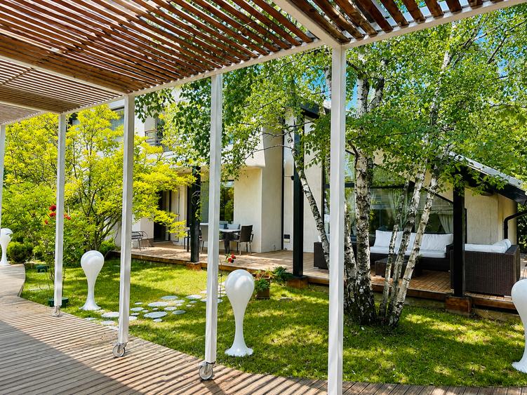 Vila eleganta 360 mp, P+1, teren generos, jacuzzi și garaj – complex exclusivist