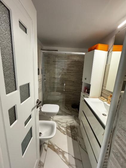 Vând apartament 2 camere