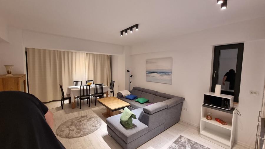 Stațiunea Mamaia - 3 camere de închiriat mobilat, utilat complet.