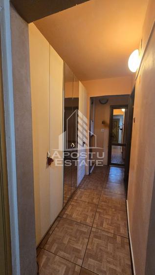 Apartament de vanzare cu 3 camere, centrala proprie, etaj 3, Lipovei