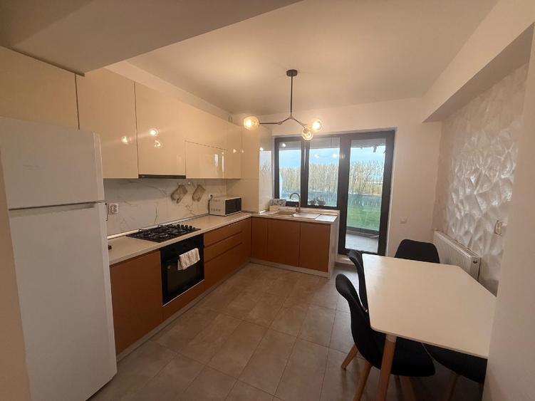 Apartament 3 camere + loc de parcare