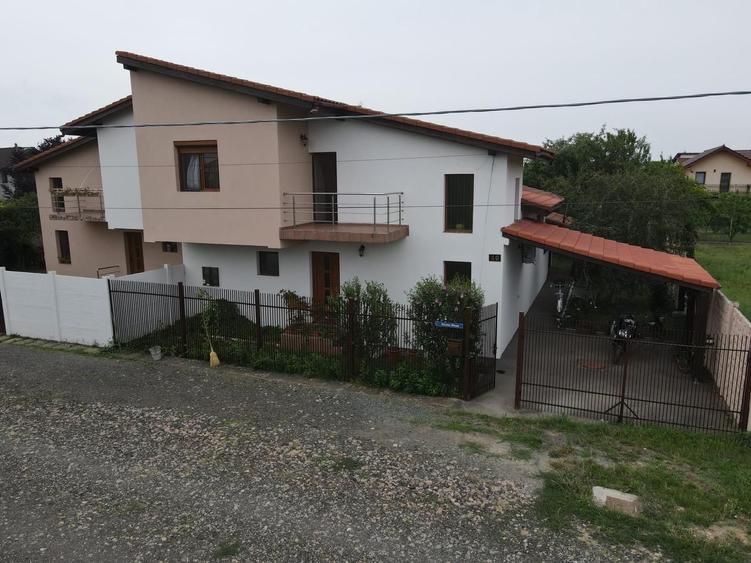 Duplex de Vânzare 152 mp utili + 455 mp teren Locație Excelentă!