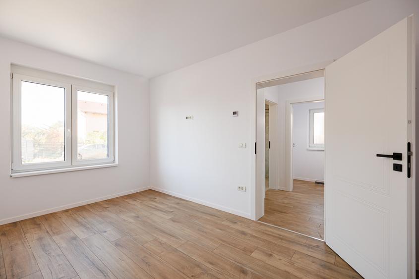 Duplex P+E în Moșnița Nouă, 3 dormitoare, 3 bai, teren 403 mp. Comision 0%