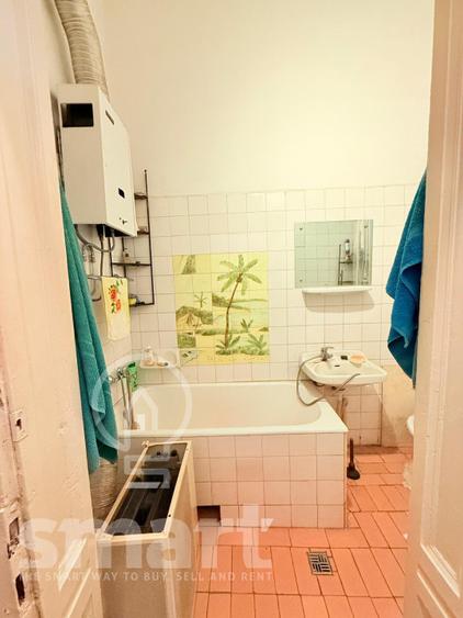 Casa în centrul istoric cu spațiu comercial și parcare proprie Zona 0