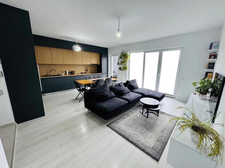 Apartament modern cu 4 camere, terasă panoramică de 38 mp.