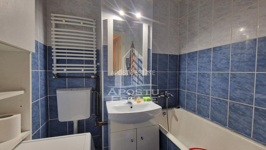 Apartament de vanzare cu 3 camere, centrala proprie, zona Dacia - 5