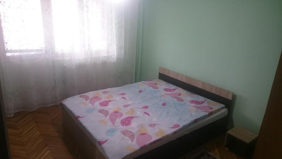 Inchiriez apartament 4 camere in zona Lipovei