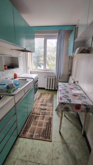 Strada Traian- apartament cu 3 camere semidecomandat