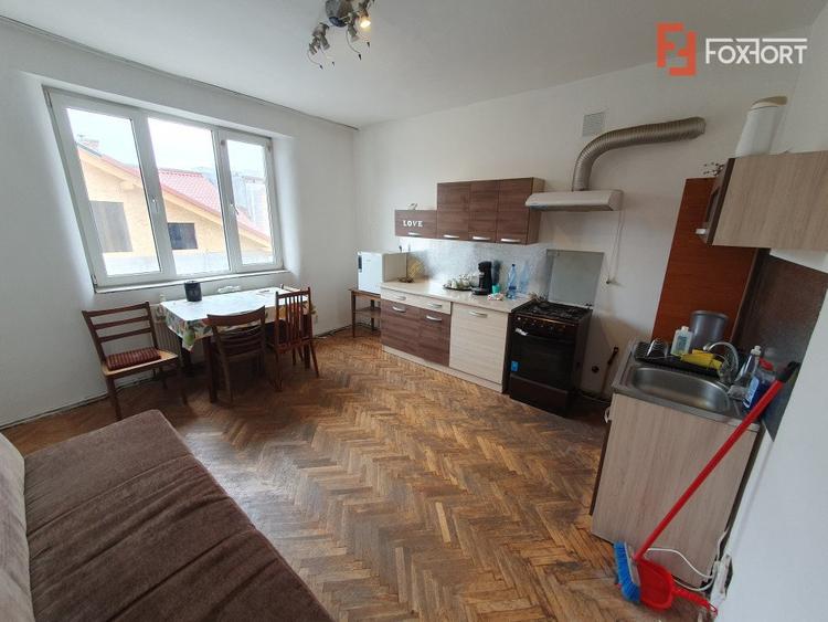 Casa individuala cu 6 camere, garaj si teren de 500 mp - zona Sagului