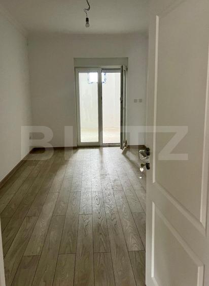Apartament renovat , 3 camere , în asociație , zona Titulescu