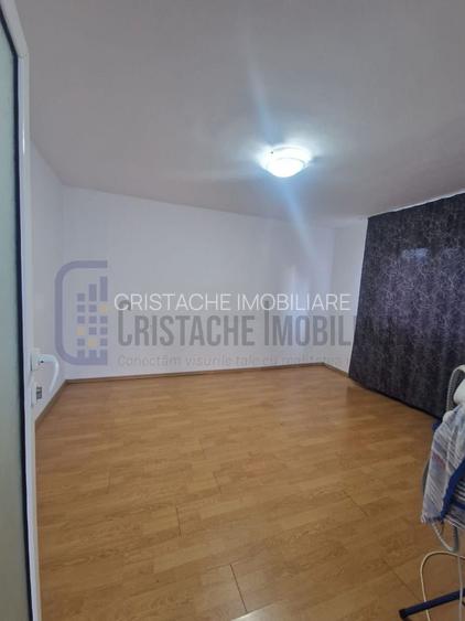 Casa individuala + curte | 5 camere | metrou 10 min. - 3