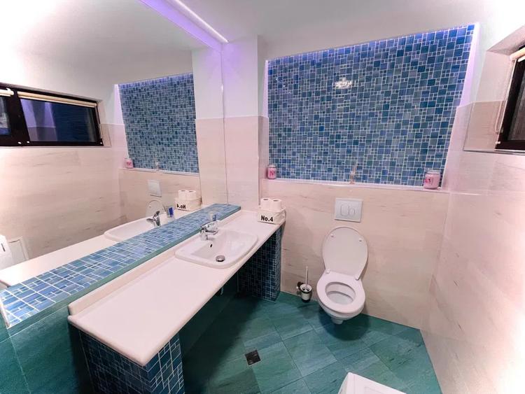 Casa cu etaj Pensiunea Bianca