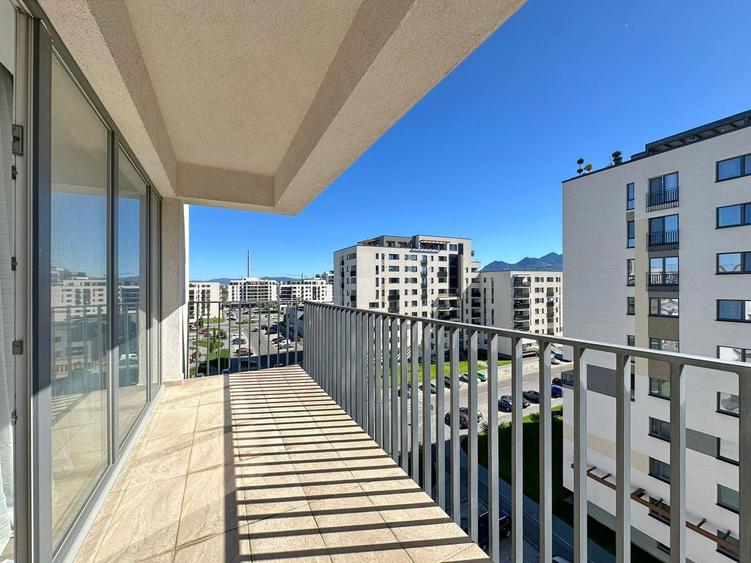 Apartament 2 camere Vanzare in zona Coresi, cu Priveliste Deosebita
