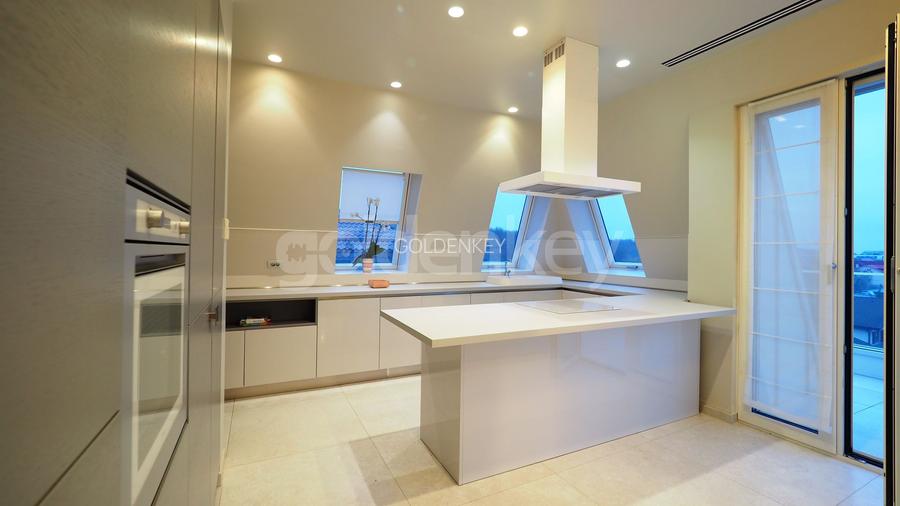 Penthouse exceptional cu vedere catre padure | 4 dormitoare - 5