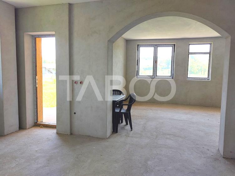 Casa de vanzare cu teren 2000 mp 5 camere Sura Mare Hamba Sibiu