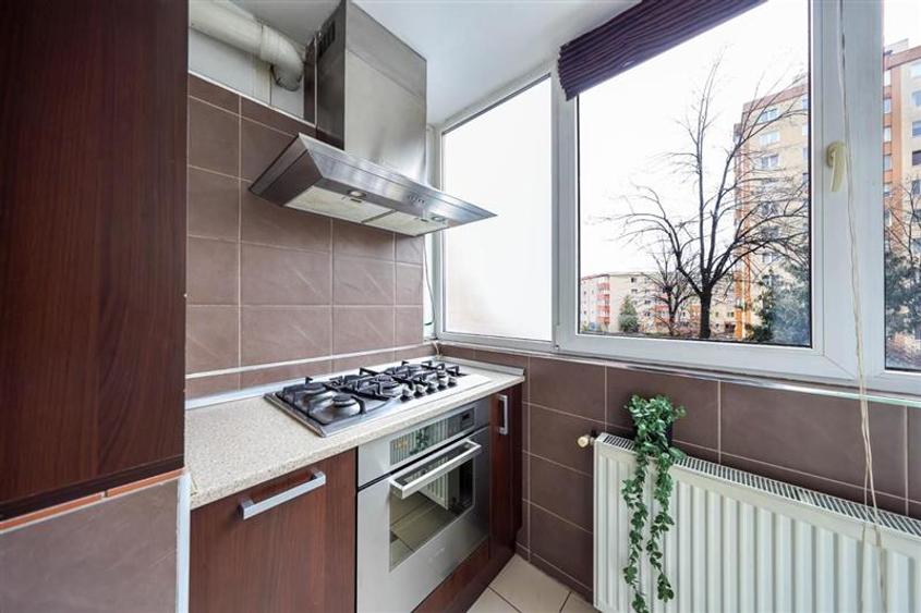 Inchiriere apartament 3 camere, zona Grivitei, etajul 2,mob utilat