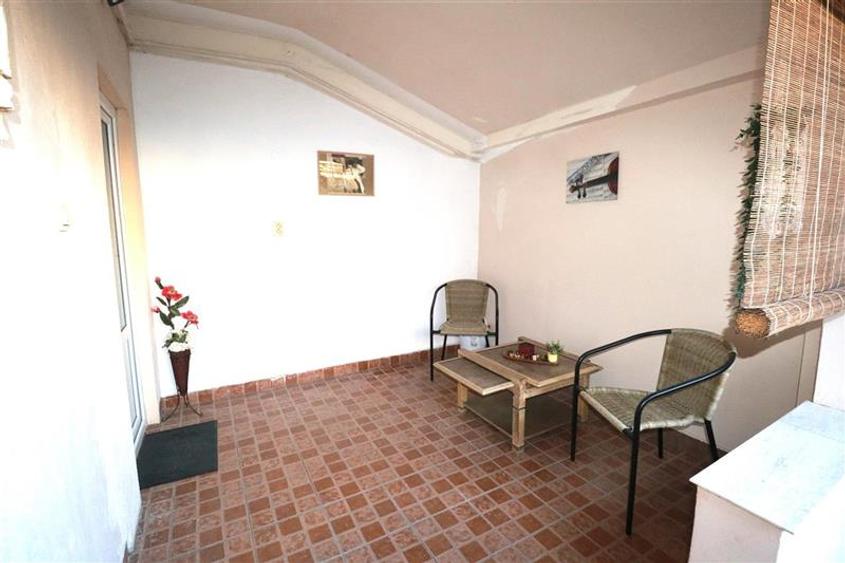 Apartament 2 camere , centrala proprie ,  curte proprie , zona Lipovei