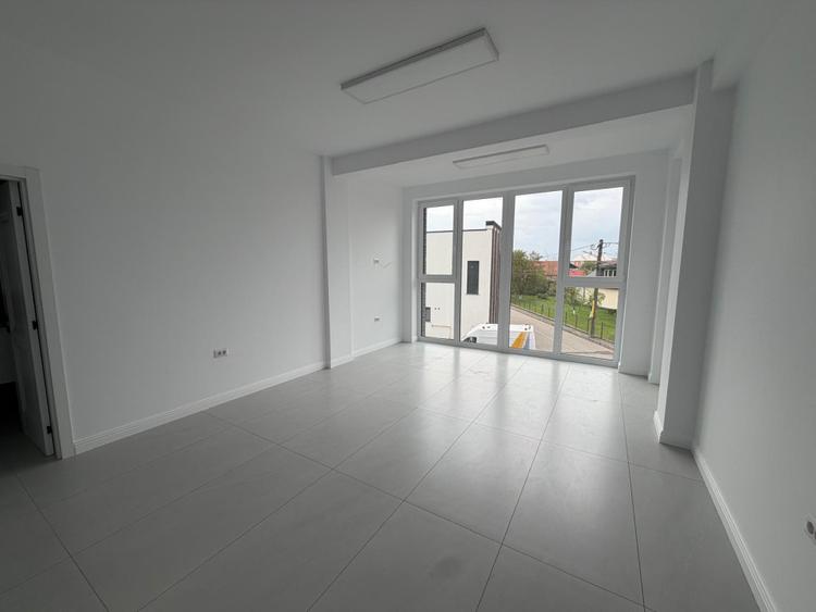 Spatiu de inchiriat, cladire noua, 30 mp, Radauti